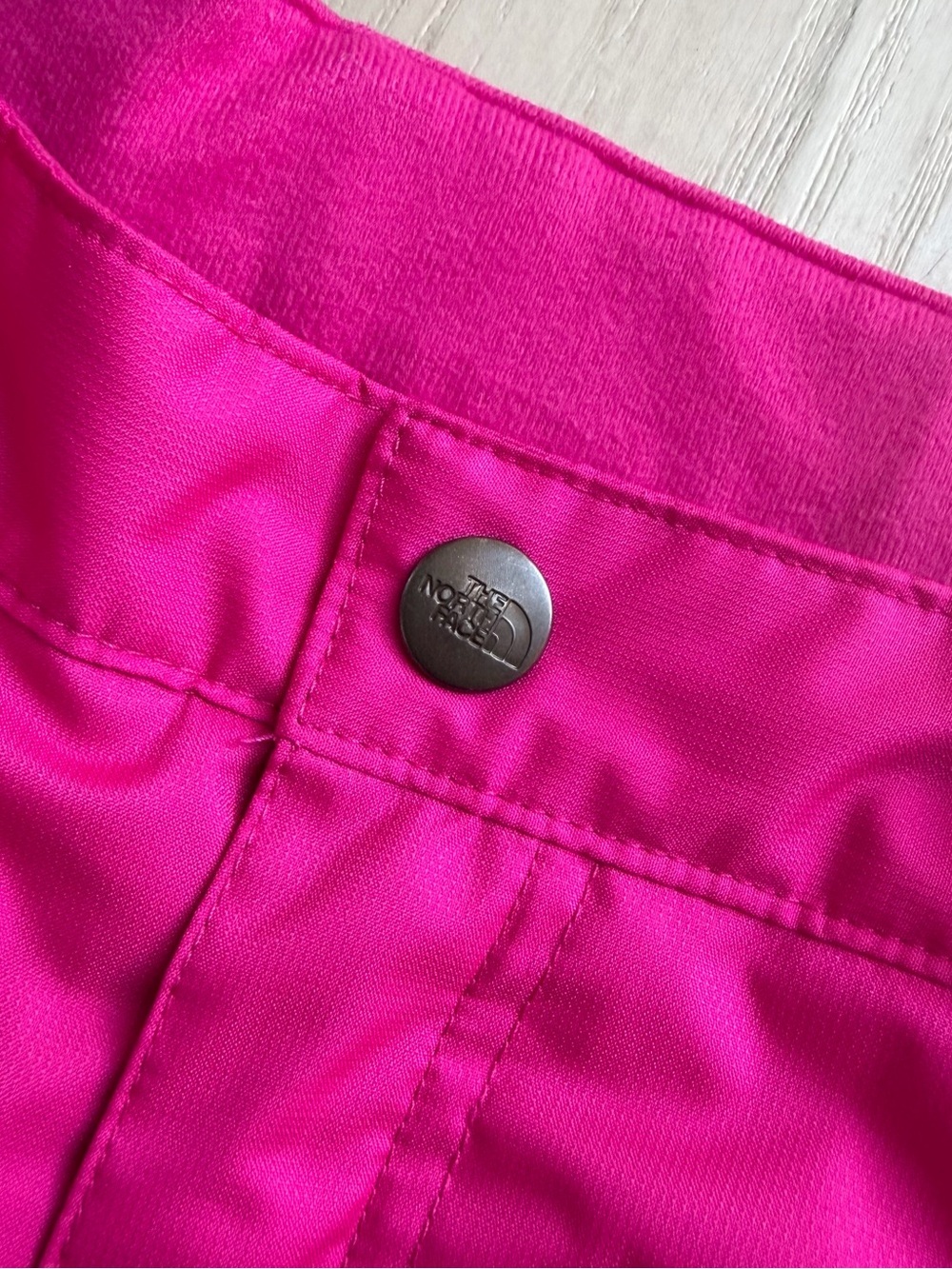 The North Face Girl's Freedom Insulated Snow Pants - Picture 4 of 10